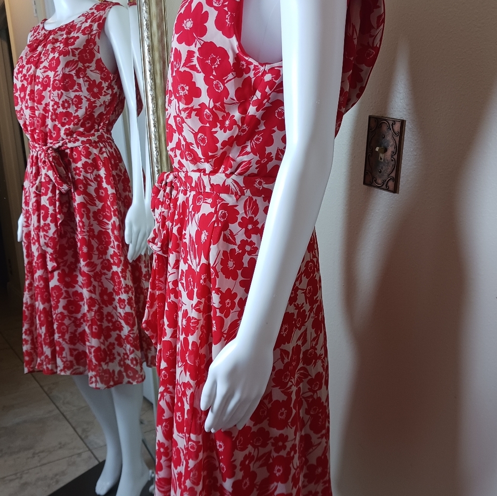 JH Collectibles Red and White Floral Sleeveless Midi Dress